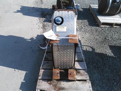 Freightliner Cascadia 125 DEF Tank