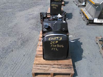 Freightliner Cascadia 125 DEF Tank