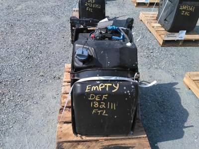 Freightliner Cascadia 125 DEF Tank