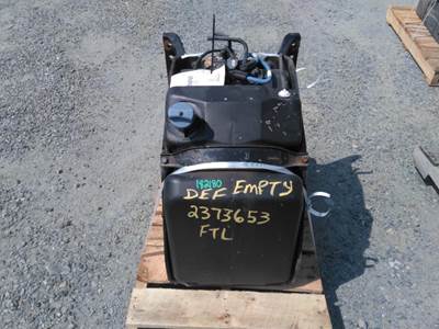 Freightliner Cascadia 125 DEF Tank