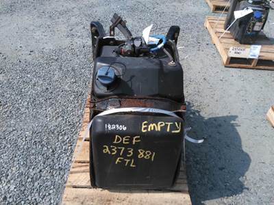 Freightliner Cascadia 125 DEF Tank