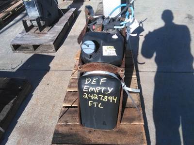 Freightliner Cascadia 125 Left DEF Tank