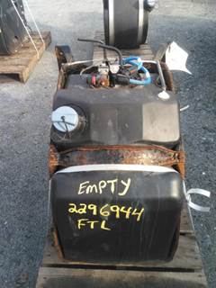 Freightliner Cascadia 125 DEF Tank