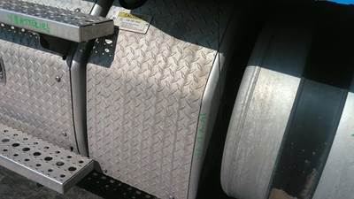 Freightliner Cascadia 125 Left DEF Tank