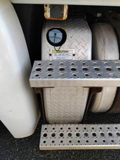 Freightliner Cascadia 125 DEF Tank