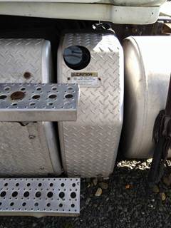 Freightliner Cascadia 125 DEF Tank