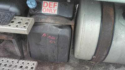 Freightliner Cascadia 125 Left DEF Tank
