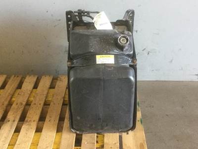 Freightliner Cascadia 126 DEF Tank