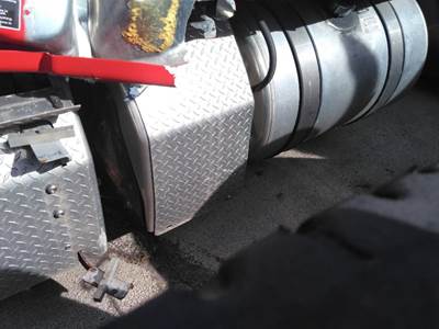 Freightliner Cascadia 126 DEF Tank