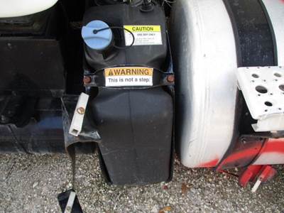 Freightliner Cascadia 126 DEF Tank