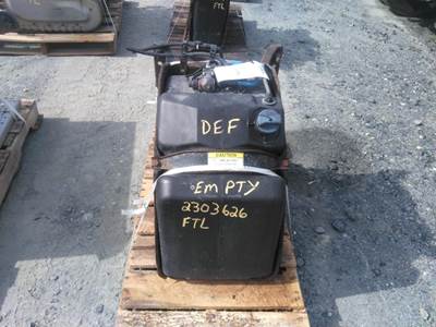 Freightliner Cascadia 126 DEF Tank