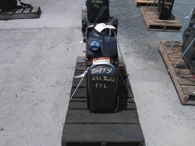 Freightliner Cascadia 126 DEF Tank