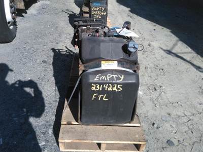 Freightliner Cascadia 126 DEF Tank