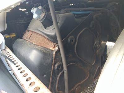 Freightliner Cascadia 126 DEF Tank