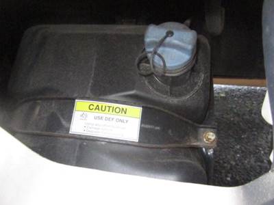 Freightliner Cascadia 126 DEF Tank