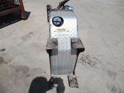 Freightliner Cascadia DEF Tank