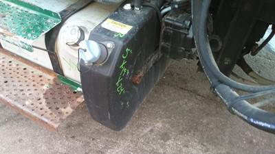 Freightliner M2 106 DEF Tank