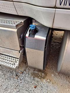 International LT DEF Tank