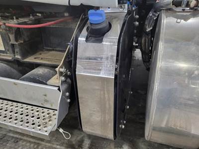 International LT DEF Tank