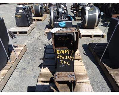 International RH DEF Tank