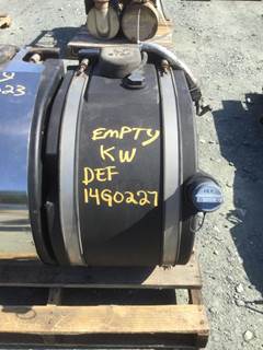 Kenworth T680 DEF Tank