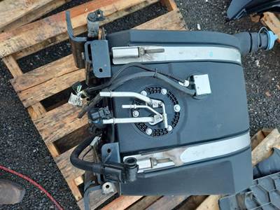 Kenworth T680 DEF Tank