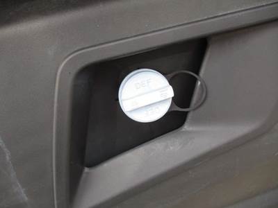 Kenworth T680 Left DEF Tank