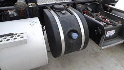 Kenworth T680 DEF Tank