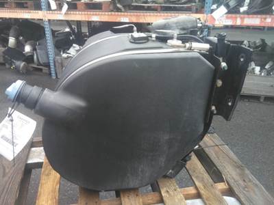 Kenworth T680 DEF Tank