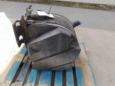 Kenworth T680 Left DEF Tank