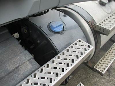 Mack Pinnacle CXU612 DEF Tank for a Mack CXU612