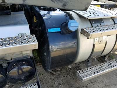 Mack Pinnacle CXU612 DEF Tank for a Mack CXU612