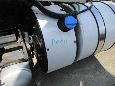 Mack Pinnacle CXU613 DEF Tank for a Mack CXU613