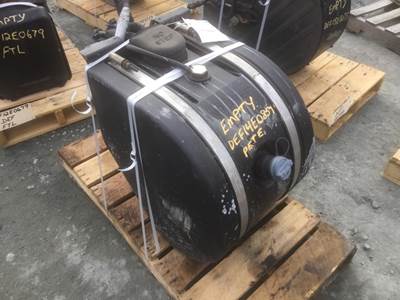 Peterbilt 384 DEF Tank