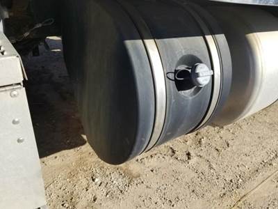 Peterbilt 386 DEF Tank