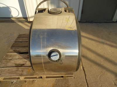 Peterbilt 386 DEF Tank