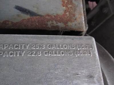 Peterbilt 386 DEF Tank