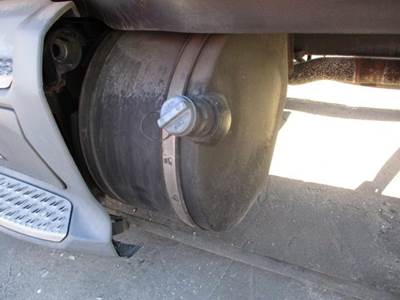 Peterbilt 579 DEF Tank