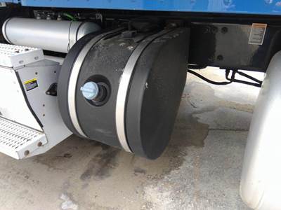 Peterbilt 579 DEF Tank