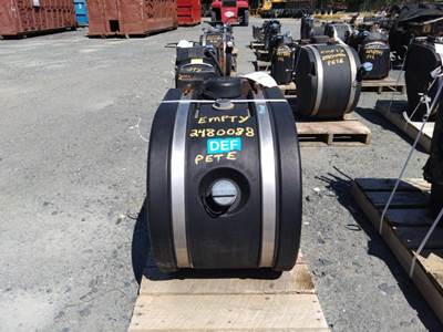 Peterbilt 579 DEF Tank