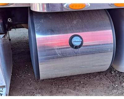 Peterbilt 579 DEF Tank