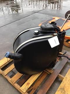 Peterbilt 587 DEF Tank