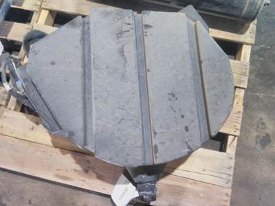 Peterbilt 587 DEF Tank