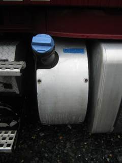 Volvo VNL DEF Tank