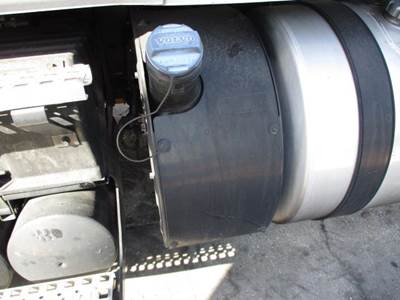 Volvo VNL DEF Tank