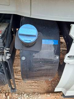 Volvo VNL Left DEF Tank