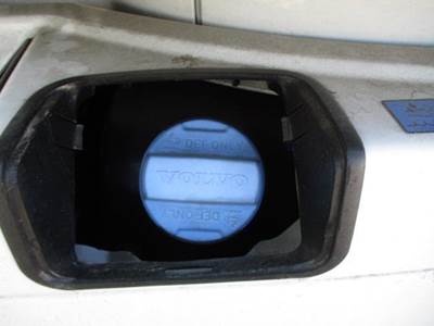 Volvo VNL DEF Tank