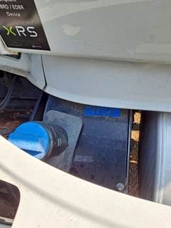 Volvo VNL Left DEF Tank