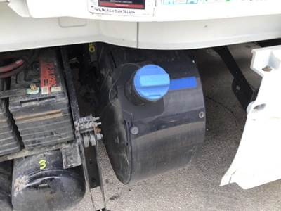 Volvo VNL Left DEF Tank