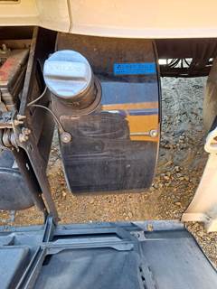 Volvo VNL Left DEF Tank